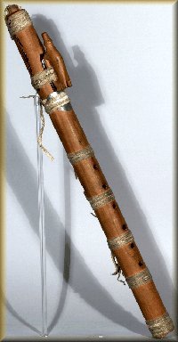 Old North American Indian Courting Flute.jpg (16938 bytes)