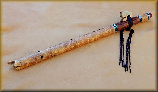 burl-buffalo-inlay-flute-0006.jpg (23955 bytes)